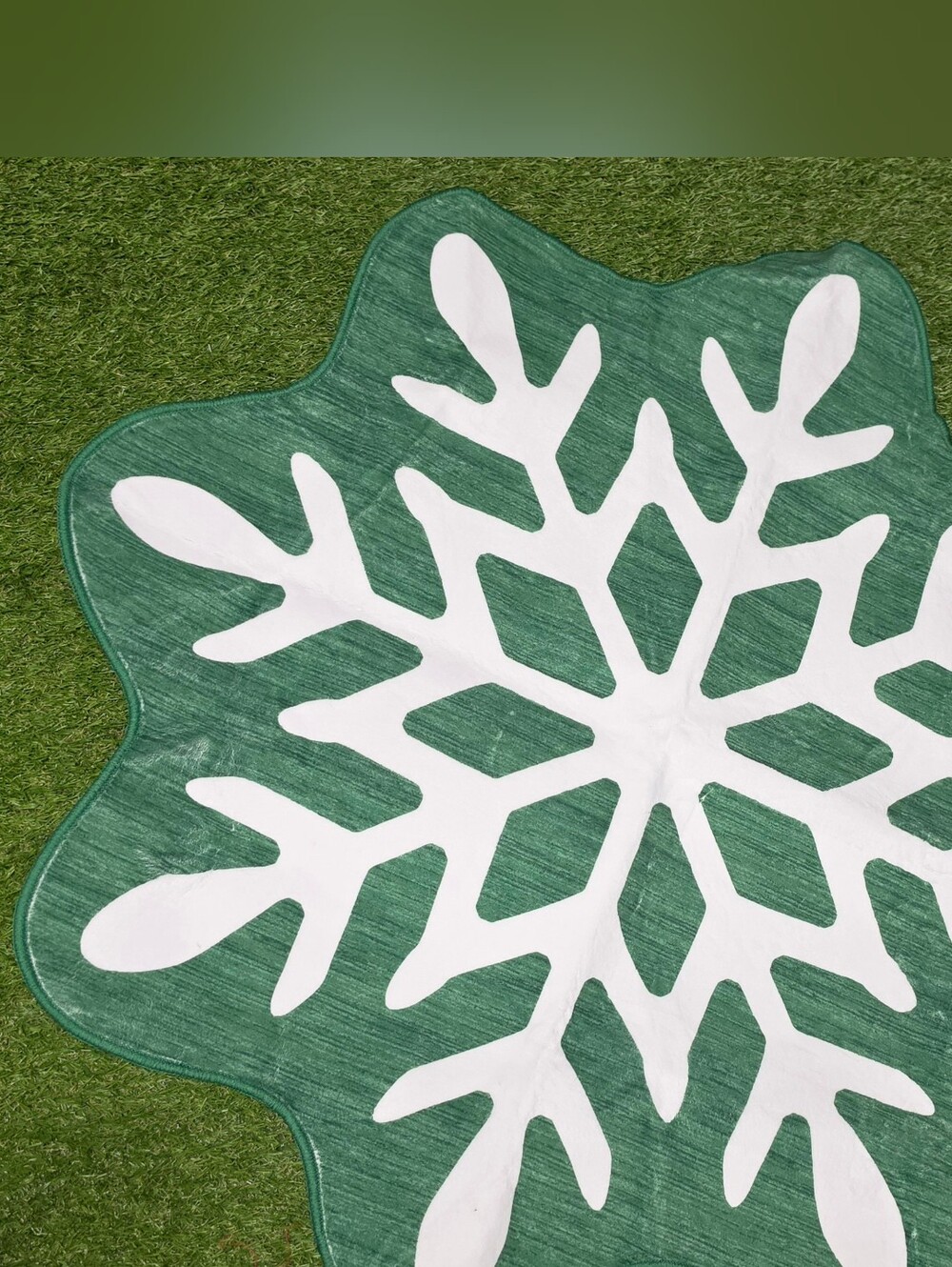 Kohl's Holiday Snowflake Rug - Picture 7 of 8